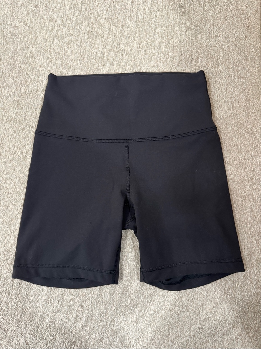 Lululemon Wunder Train 6” Black Shorts - Size 6